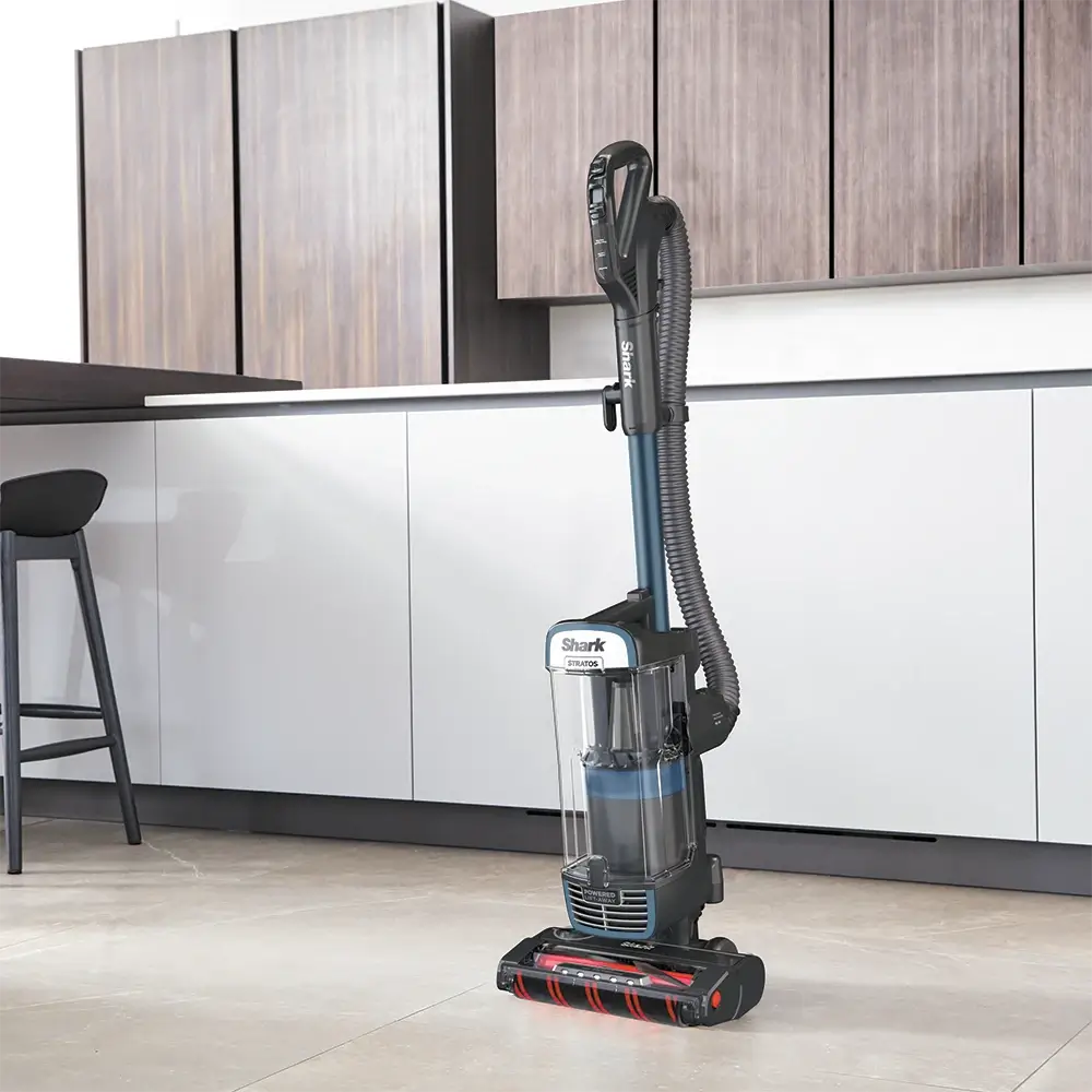 Shark Stratos XL Pet Pro avec technologie Lift-Away et neutralisateur d'odeurs